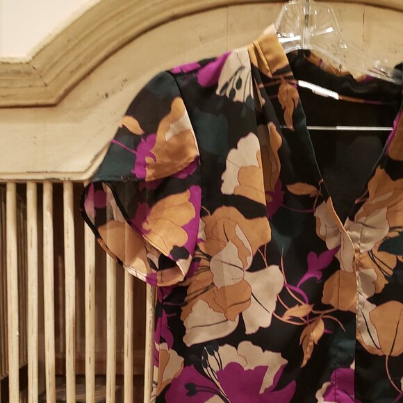 Calvin Klein Black Floral Print Pullover Top - Picture 3 of 9